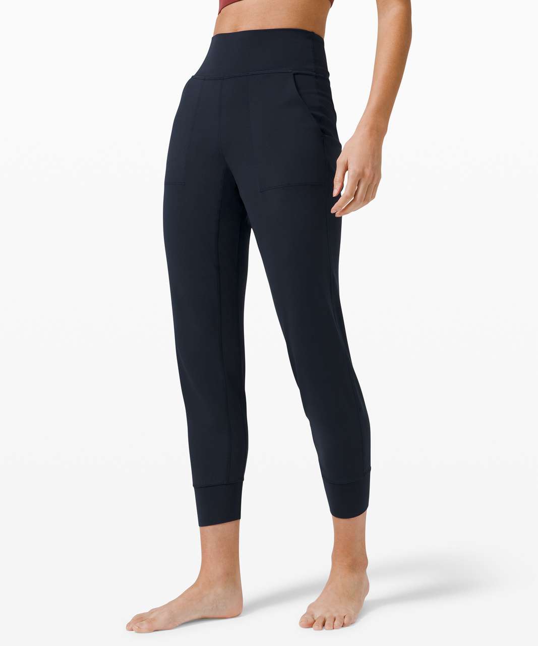 Took a chance on Align joggers in true navy (10): I never knew comfort  before now 👏 I sized up from my usual leggings size (8) to my shorts size ( 10)! : r/lululemon