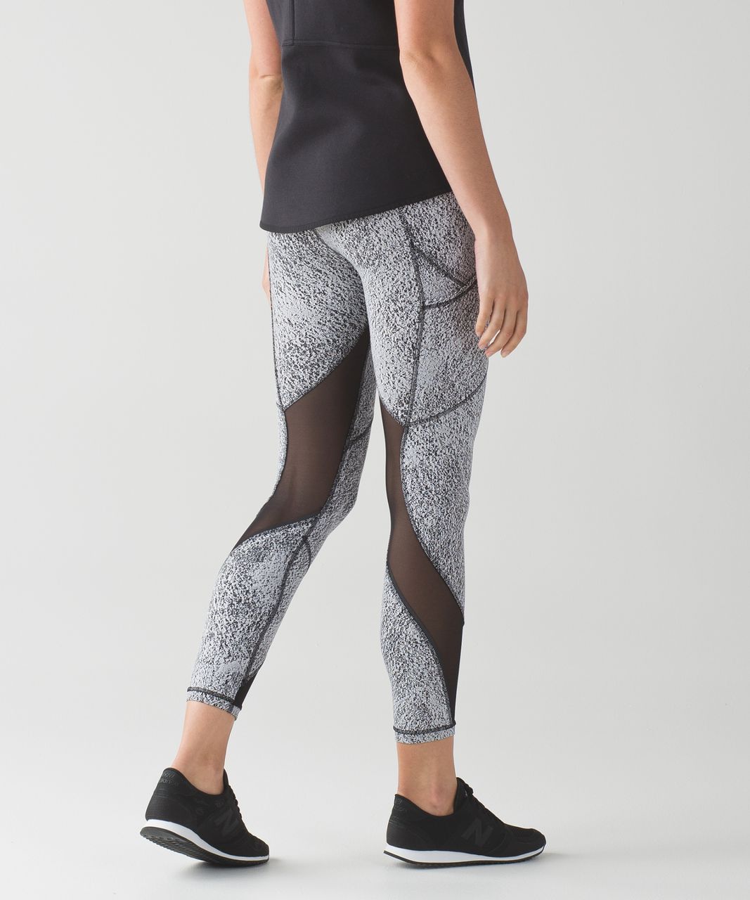 Lululemon Outrun Tight - Power Luxtreme Spray Jacquard White Black / Black  - lulu fanatics