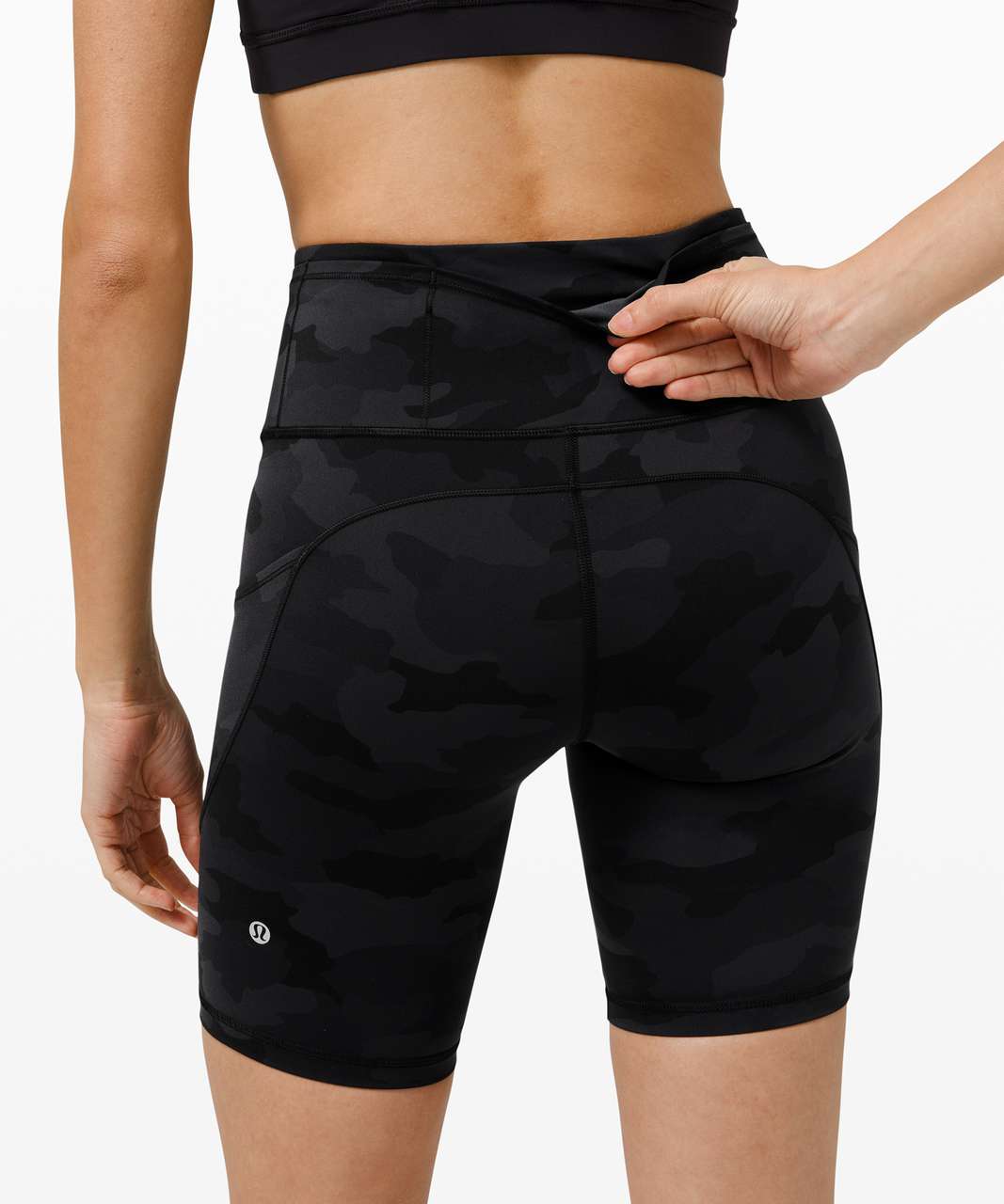 Lululemon Fast and Free Short 8 - Le Tigre Camo Deep Coal Multi