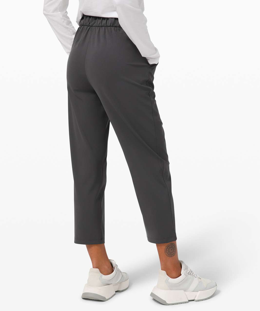 Lululemon Rejuvenate Crop Pant Size 2 HBLK Gray Luxtreme 18” Medium Rise