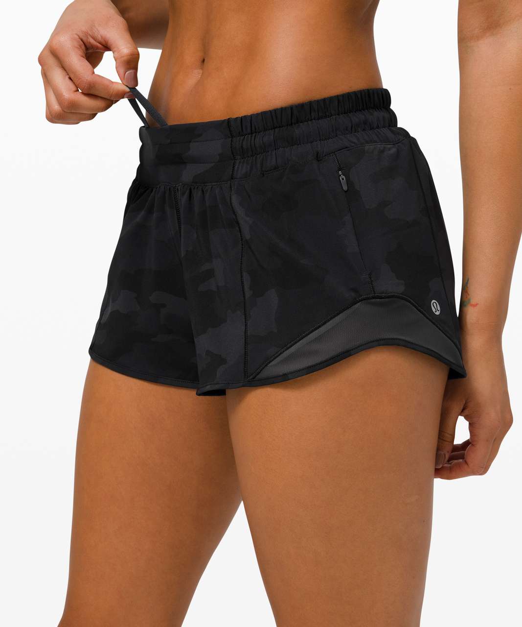 Lululemon Hotty Hot Short *High-Rise 2.5" - Heritage 365 Camo Deep Coal Multi / Black