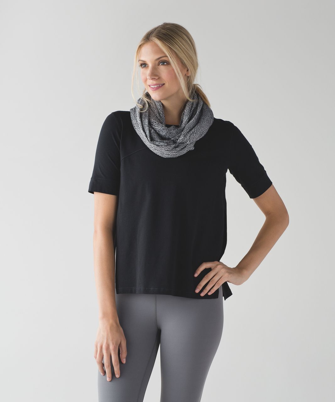 Lululemon Vinyasa Scarf *Rulu - Running Luon Spray Jacquard White Black / Black