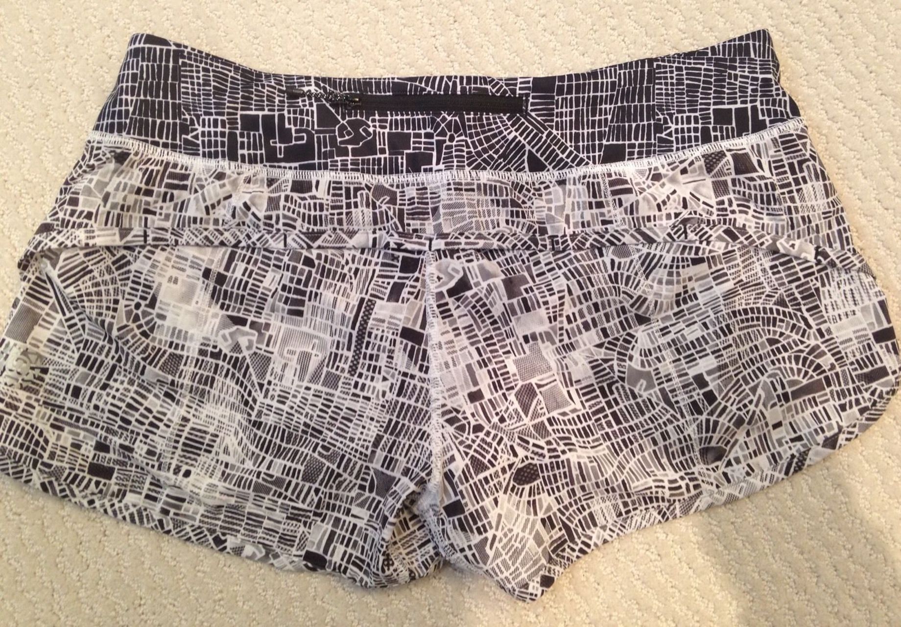 Lululemon Speed Short - 2016 Seawheeze - Grid Map Texture White Black ...