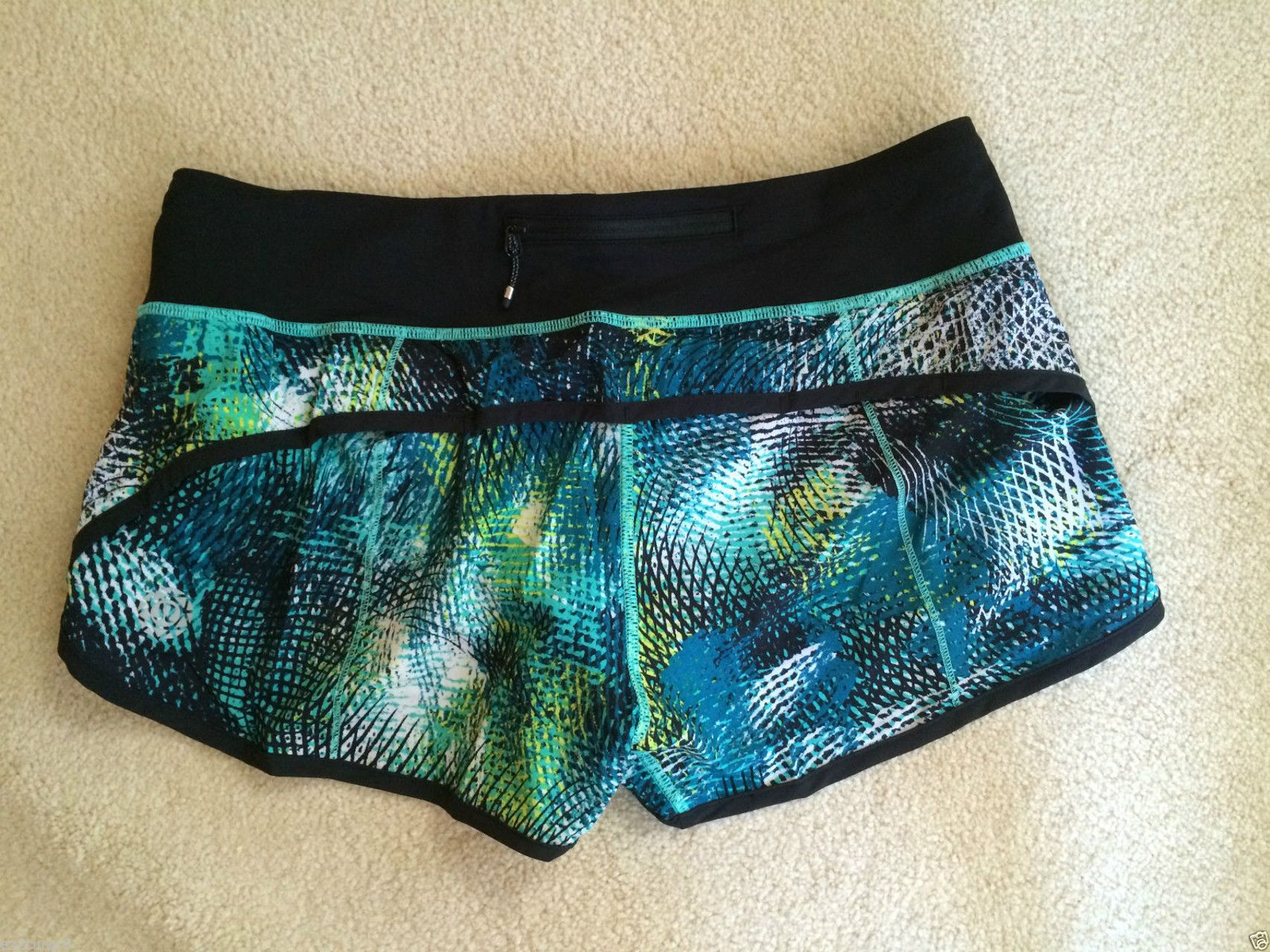 Lululemon Speed Short - 2016 Seawheeze - Mo Money Bali Breeze / Black