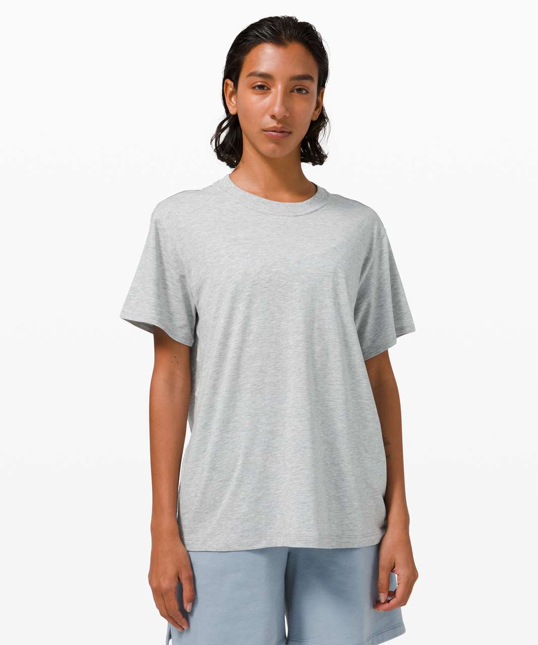 All yours tee in heathered core medium grey vs heathered core light grey..  probably no one needs it 😀but i was looking for before. : r/lululemon