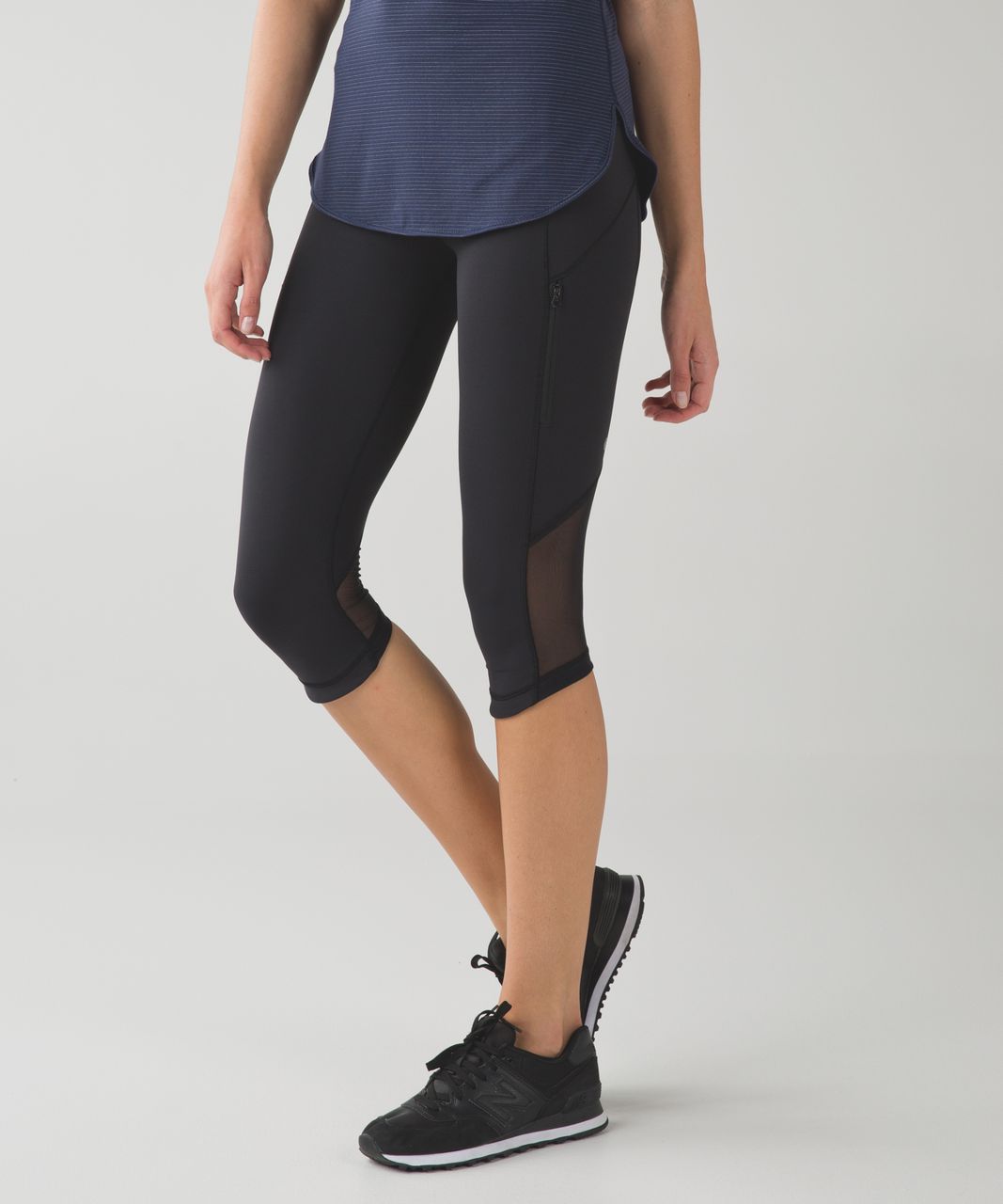 Lululemon Kris Cross Crop Legging Full-On Luxtreme Bordeaux Drama, Women's  Fashion, Activewear on Carousell