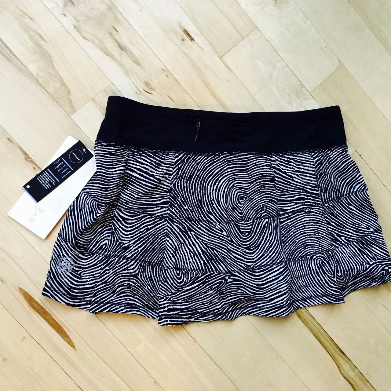 Lululemon Pace Rival Skirt II (Regular) - 2016 Seawheeze - Who Done It Black / Black