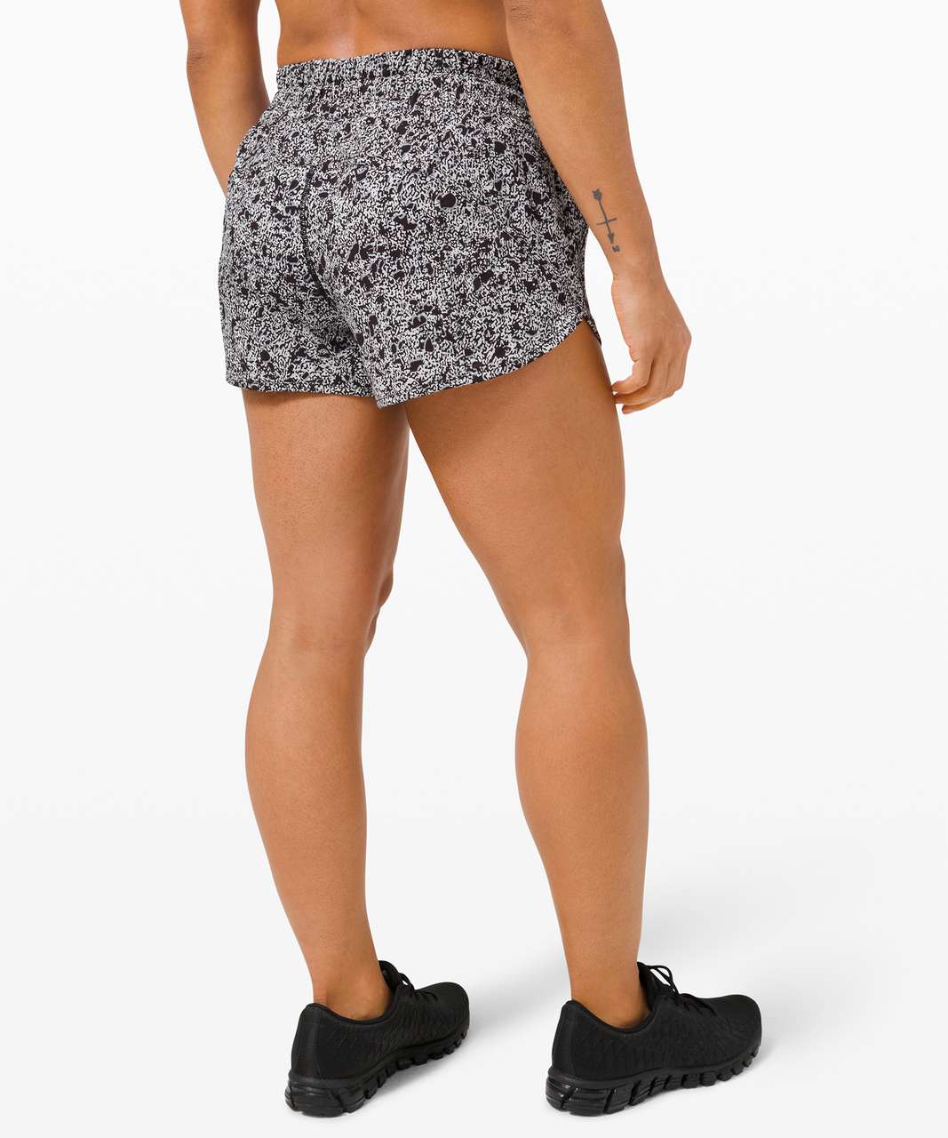 Lululemon Tracker Short V *4 - Black - lulu fanatics