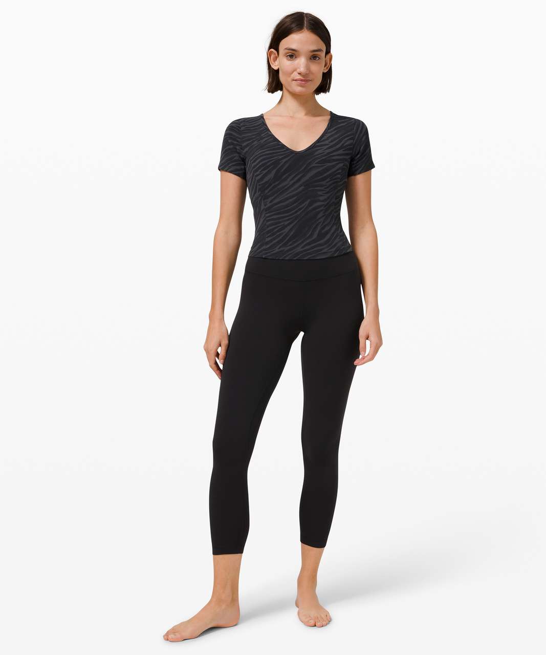 Align tee vs Nulu Cropped Slim Yoga - why didn't they just leave