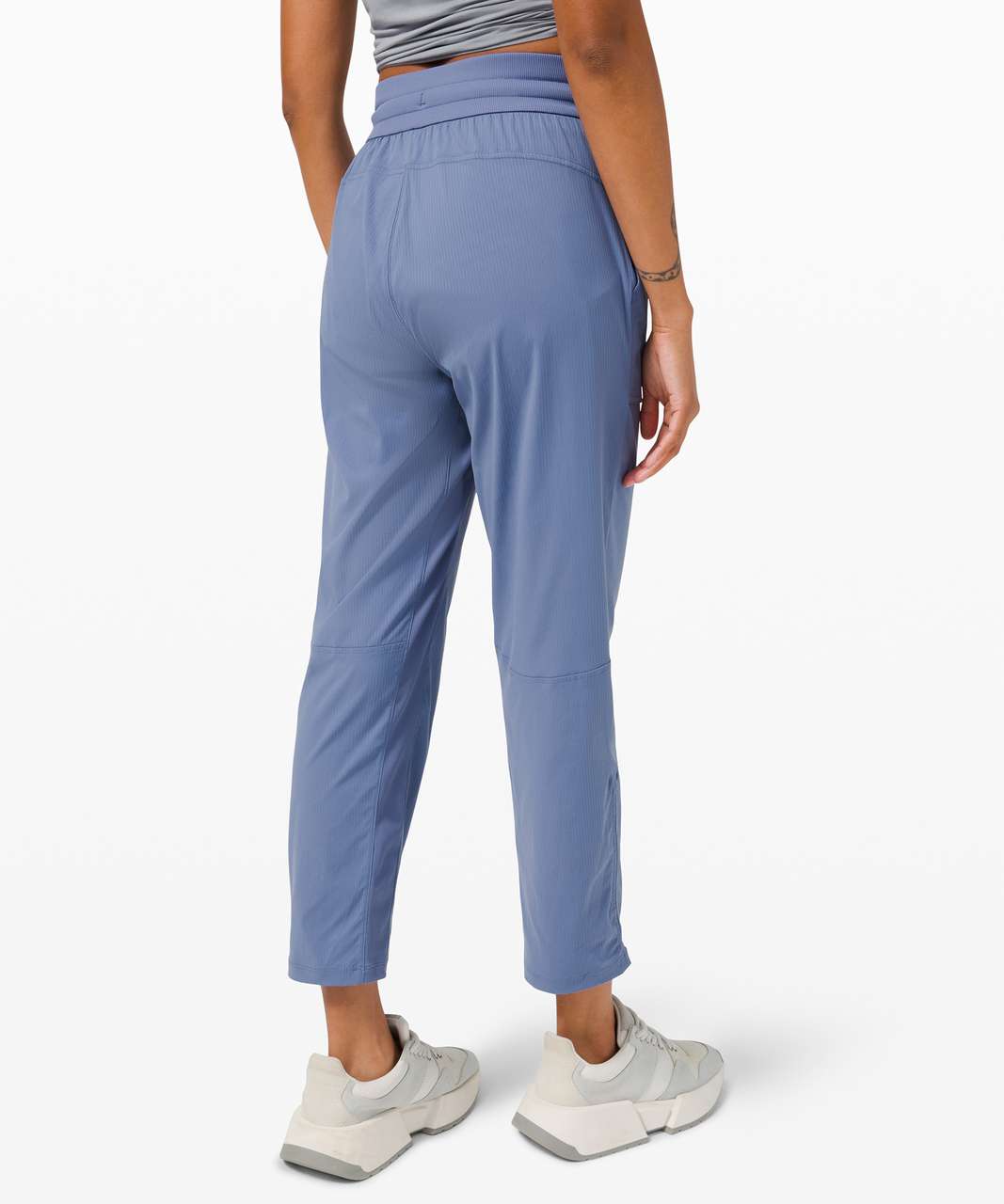 NWT Lululemon Beyond The Studio Crop Water Drop Bahrain