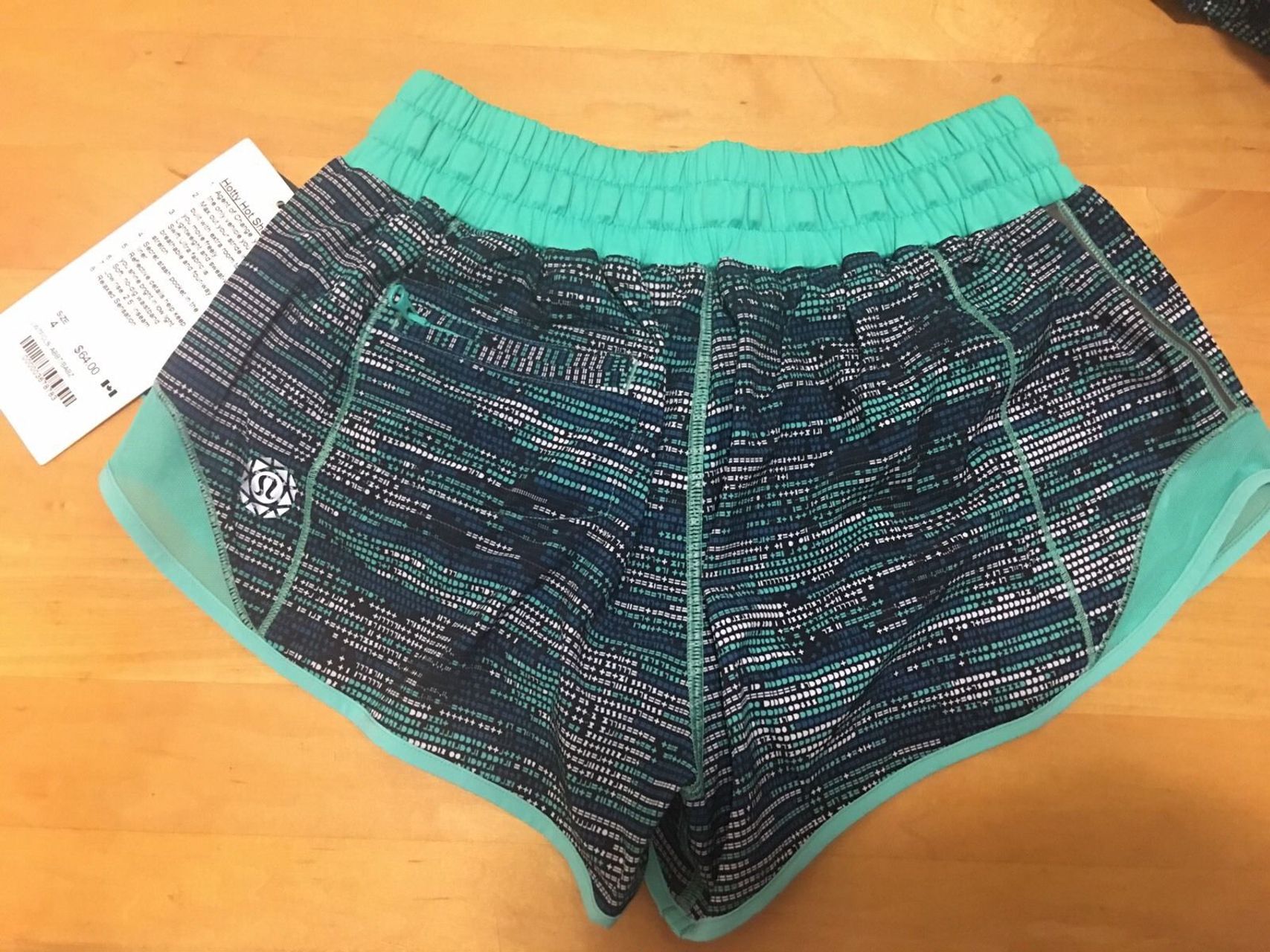 Lululemon Hotty Hot Short - 2016 Seawheeze - ASCII Bali Breeze Tofino Teal / Bali Breeze