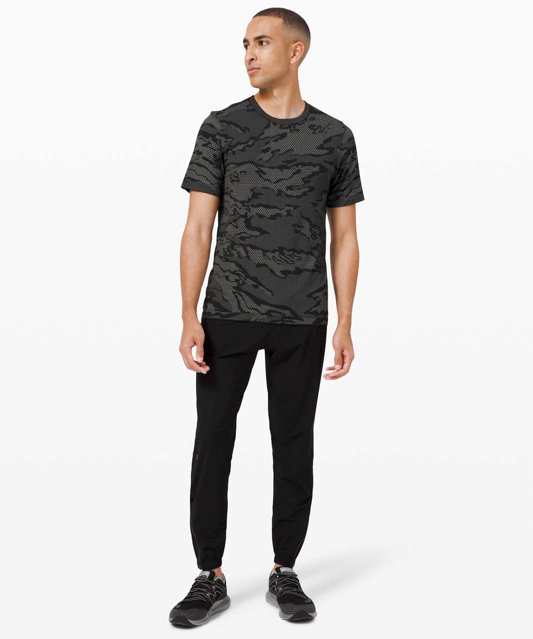 LULULEMON CAMO GRAPHITE GREY/WHITE METAL VENT BREATHE TEE – Barry's Shop