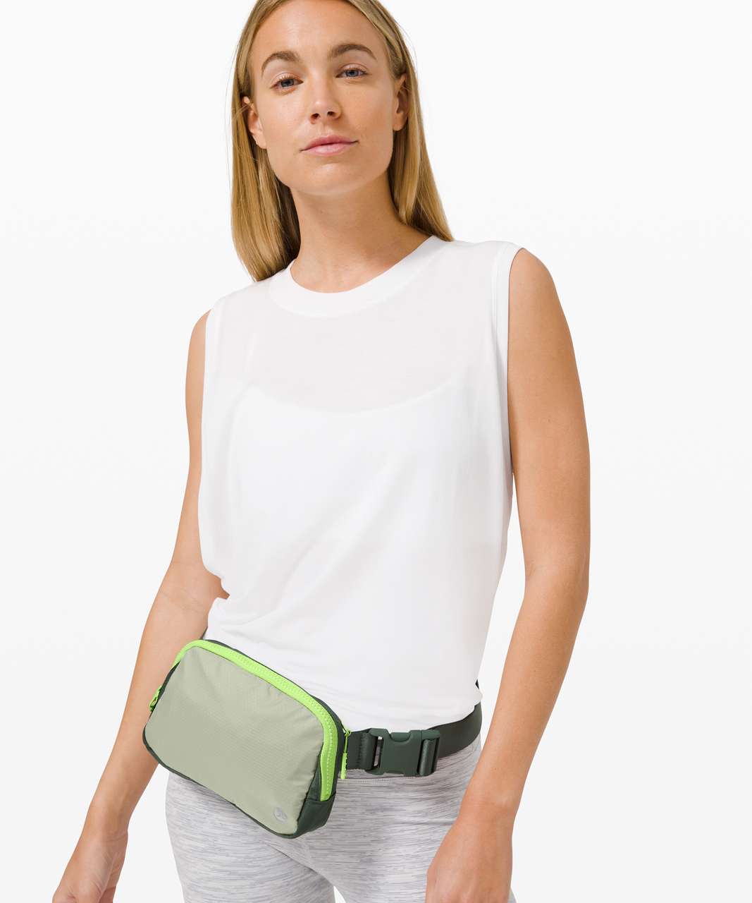 Lululemon Everywhere Belt Bag *1L - Green Fern / Smoked Spruce / Neo Mint