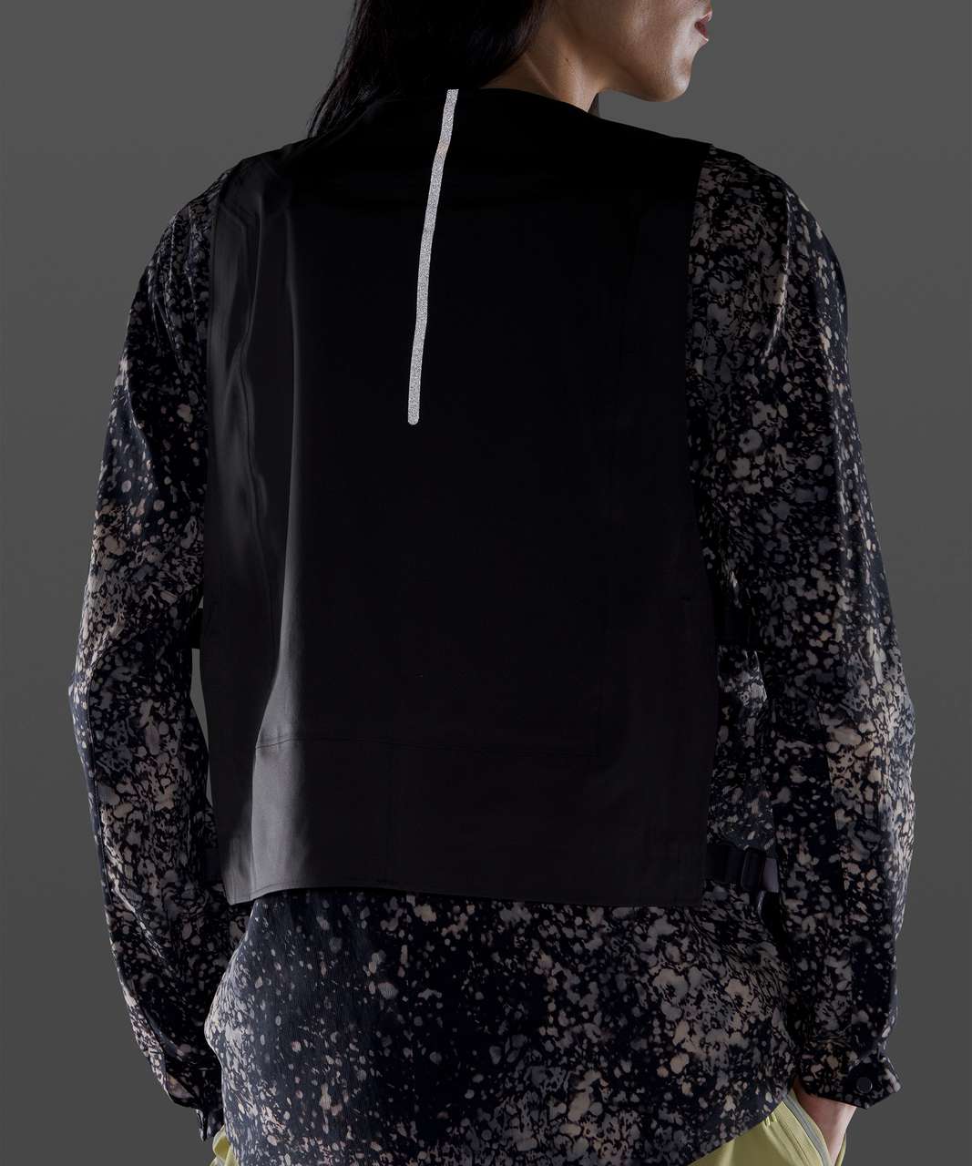 Lululemon Black Zippered Vest Mesh Insert and Silver Reflective Stripe Trim  383