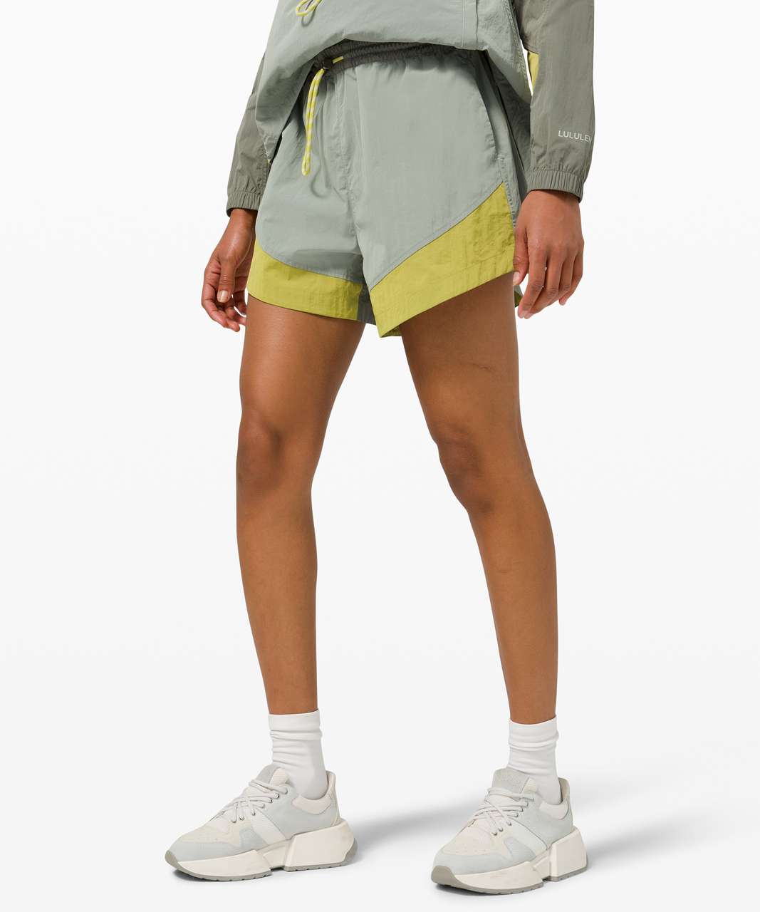 Lululemon Evergreen Short - Grey Sage / Yellow Pear / Green Fern