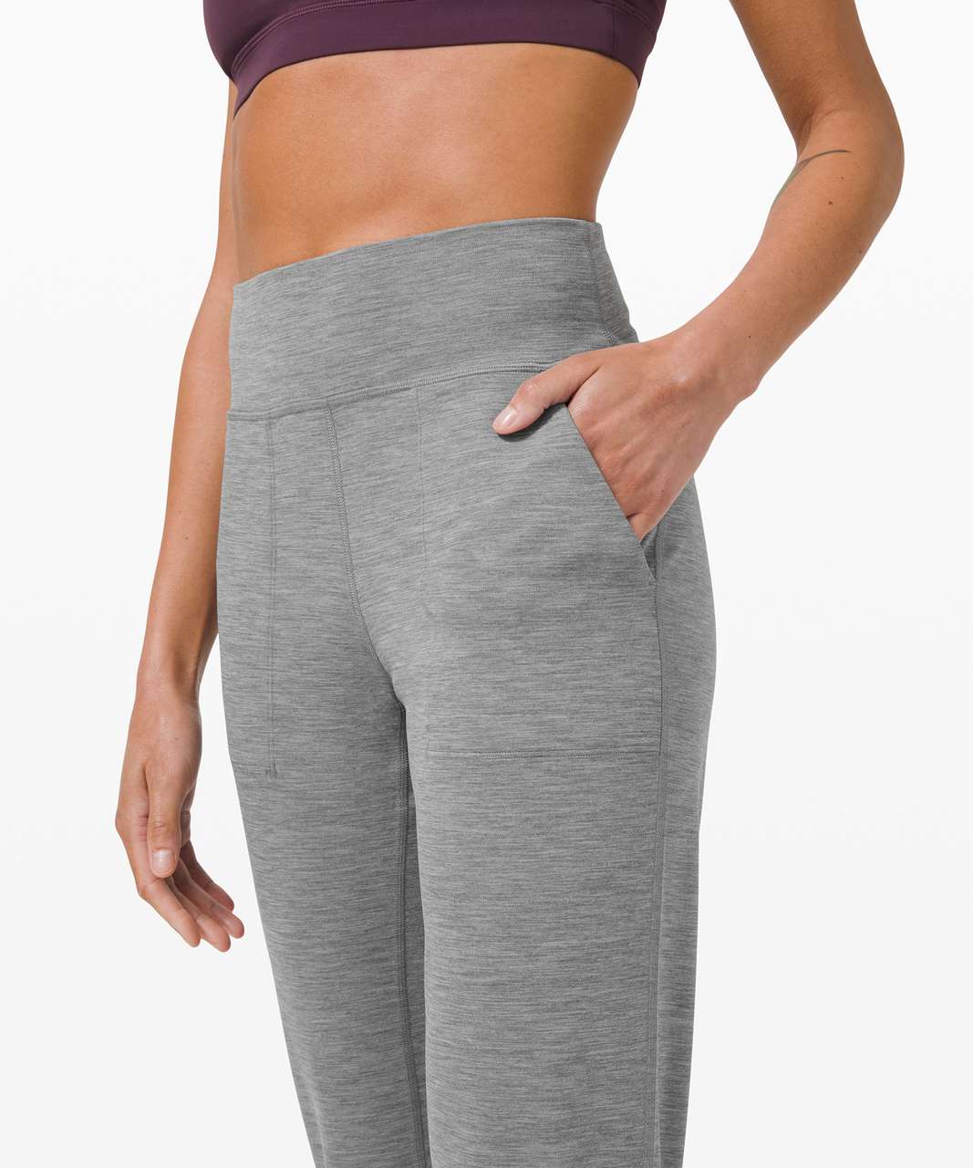 Colour Comparison Request: Align leggings in Heathered Grey Sage vs.  Heathered Graphite grey — if anyone would post a comparison between these  two in bright/natural lighting , it would be much appreciated!