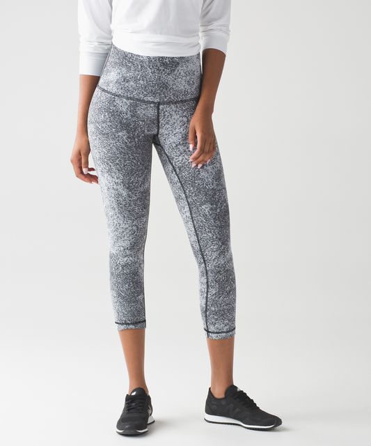 Lululemon Wunder Under Crop II Pretty Plume Angel Wing Black 6 Gray White  Size 4 - $32 - From Gulfcoast