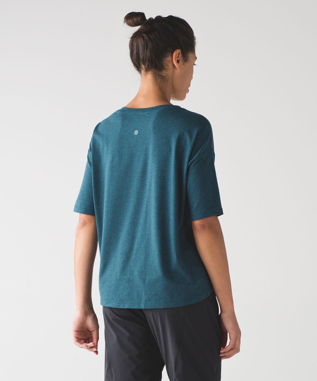 Lululemon Ambleside Crew Short Sleeve - Heathered Alberta Lake