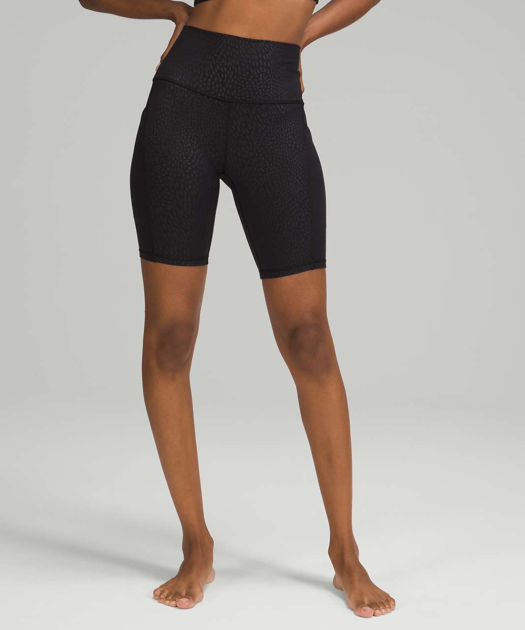 https://storage.googleapis.com/lulu-fanatics/product/63557/1280/lululemon-lululemon-align-high-rise-short-with-pockets-8-jewel-emboss-black-049268-349967.jpg