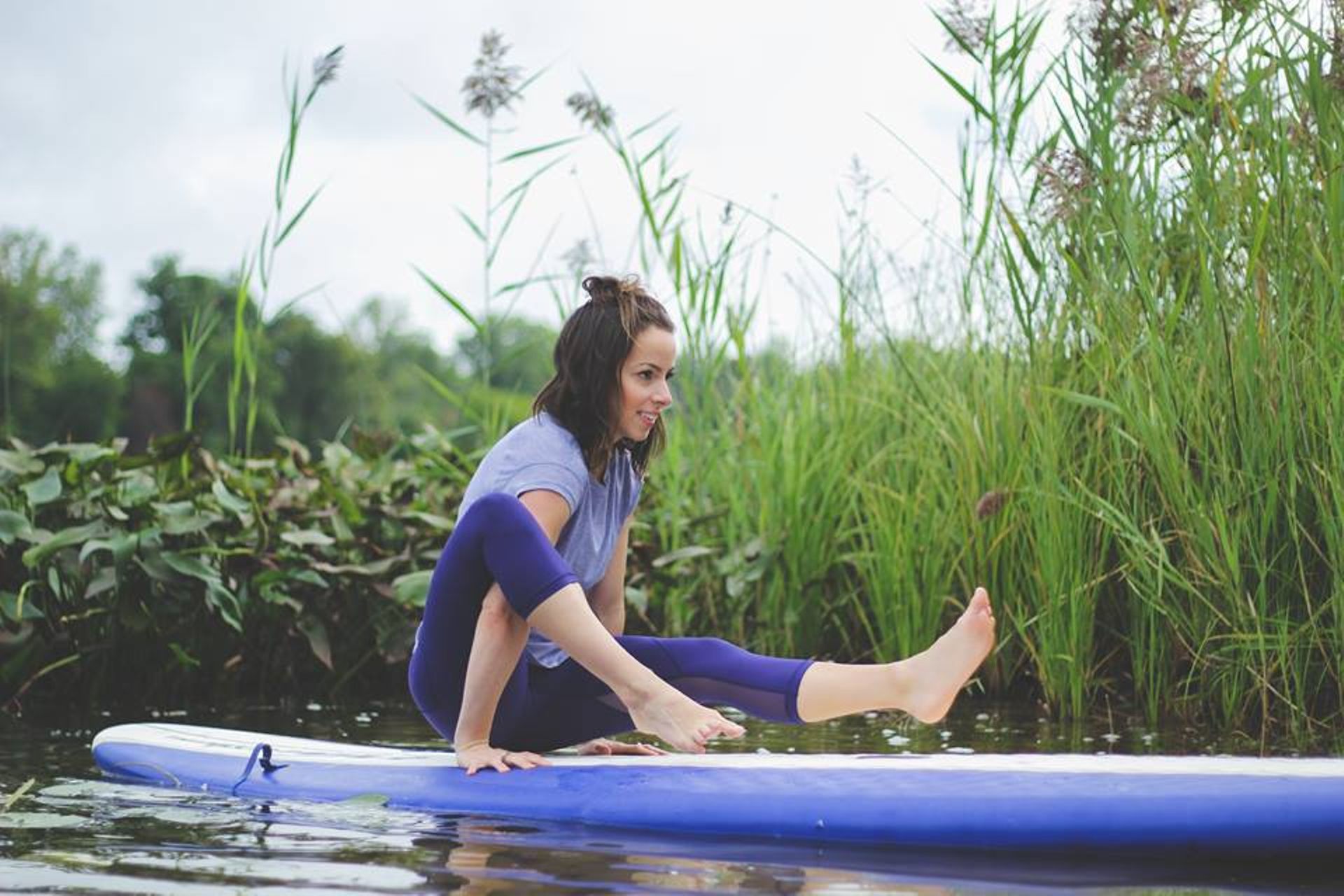 Lululemon Run Around Tee - Heathered Peri Purple