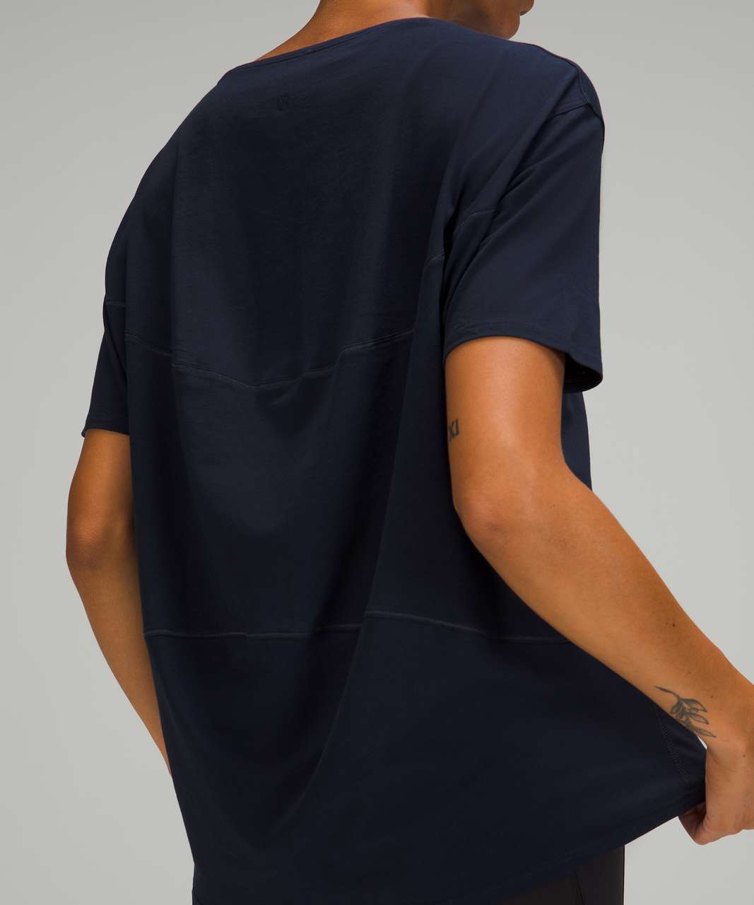 Lululemon Back In Action Short Sleeve - True Navy