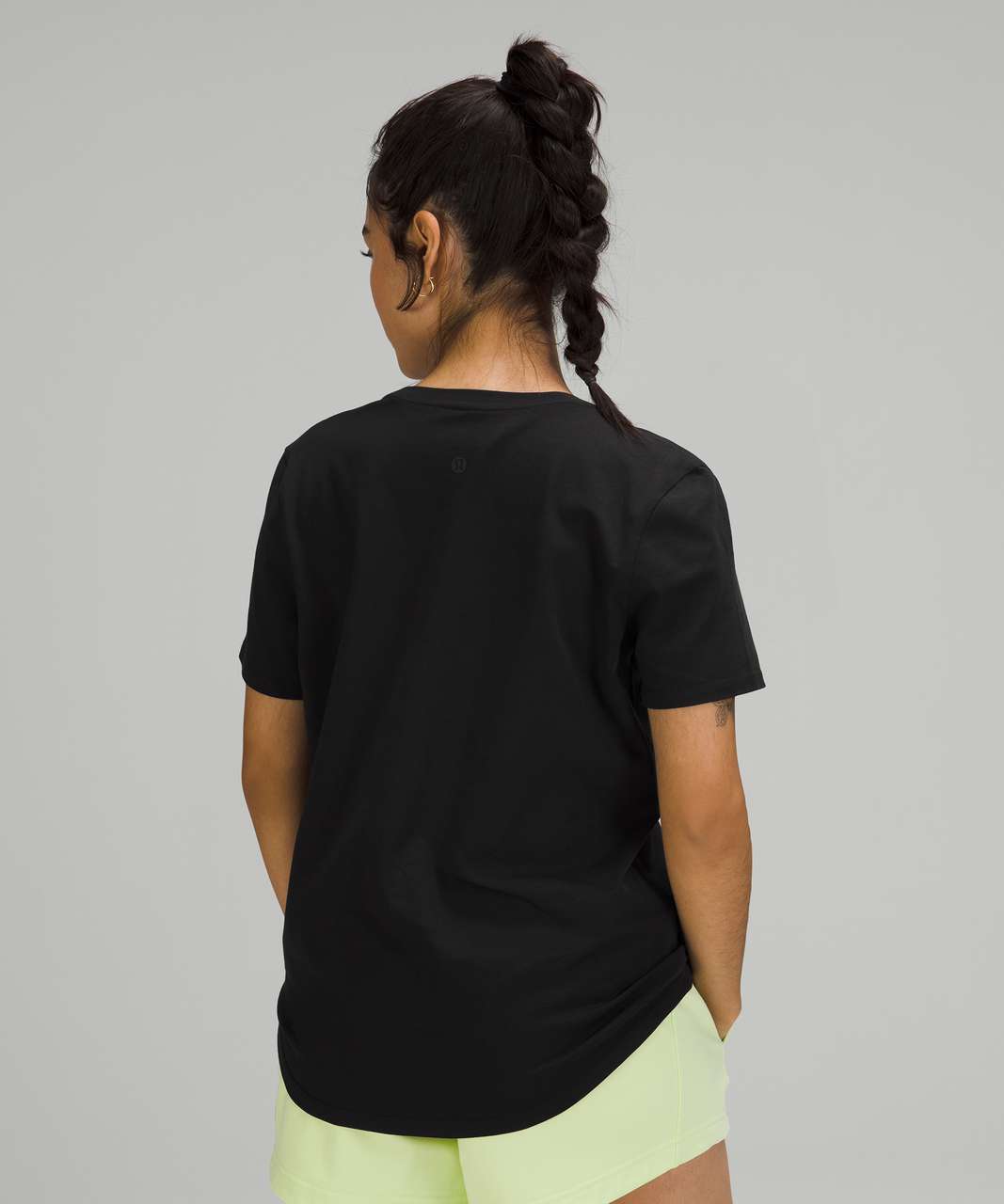 Lululemon Love Tee Short Sleeve V-Neck T-Shirt - Black (First Release)