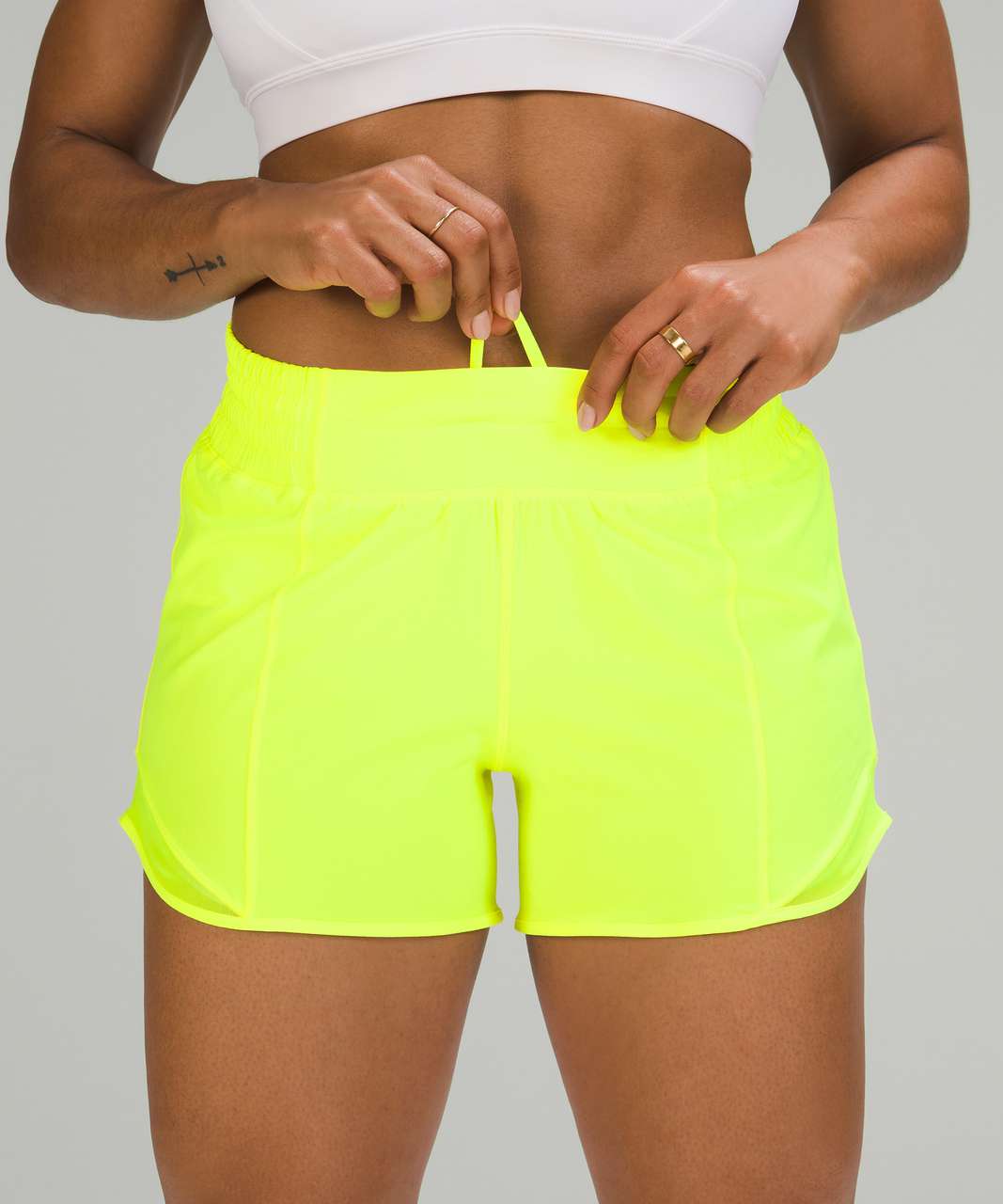 Lululemon Hotty Hot High-Rise Short 4" - Highlight Yellow