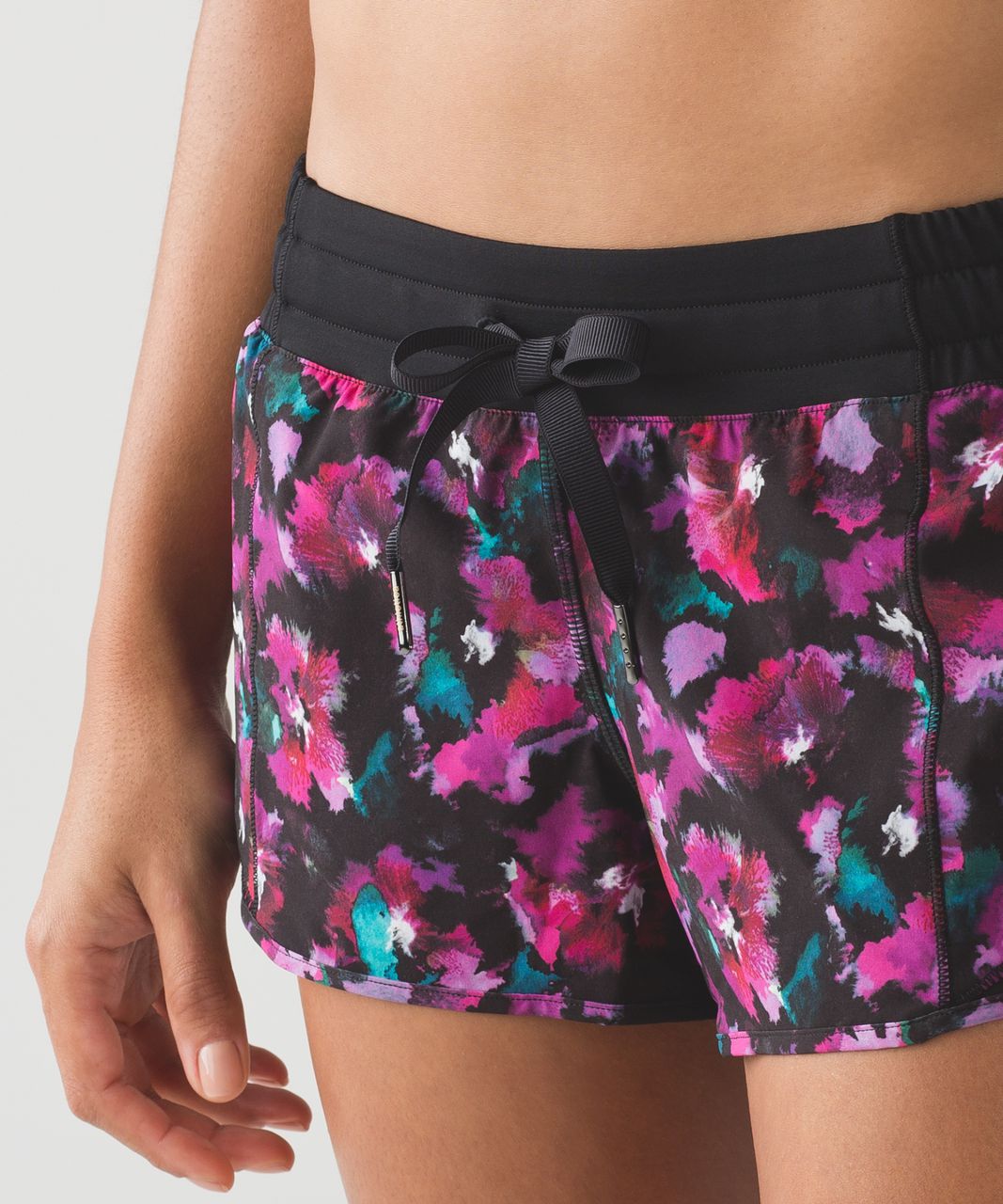 Lululemon Hotty Hot Short - Mini Midnight Bloom Black Deep Fuschia / Black