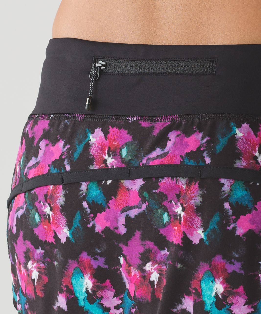 Lululemon Hotty Hot Skirt II - Mini Midnight Bloom Black Deep Fuschia / Black