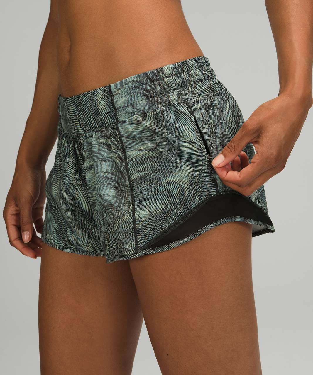 Lululemon Hotty Hot Low Rise Short 2.5" - Dimensional Icing Blue Multi / Black