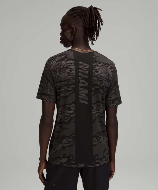 LULULEMON CAMO GRAPHITE GREY/WHITE METAL VENT BREATHE TEE – Barry's Shop