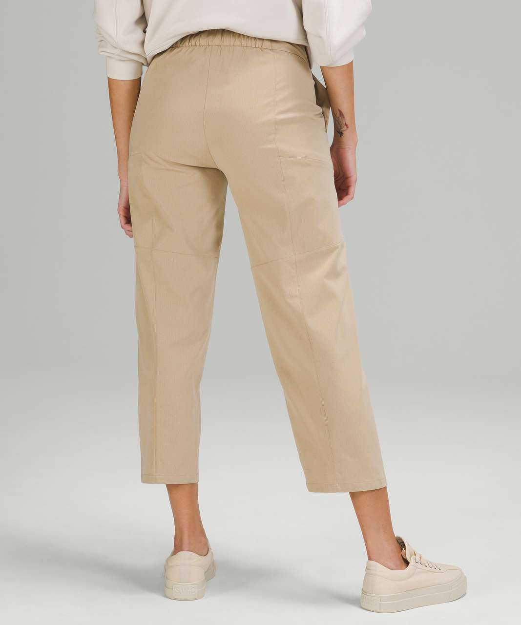 Lululemon Ventlight Cargo Mid Rise Crop 26 - Trench - lulu fanatics