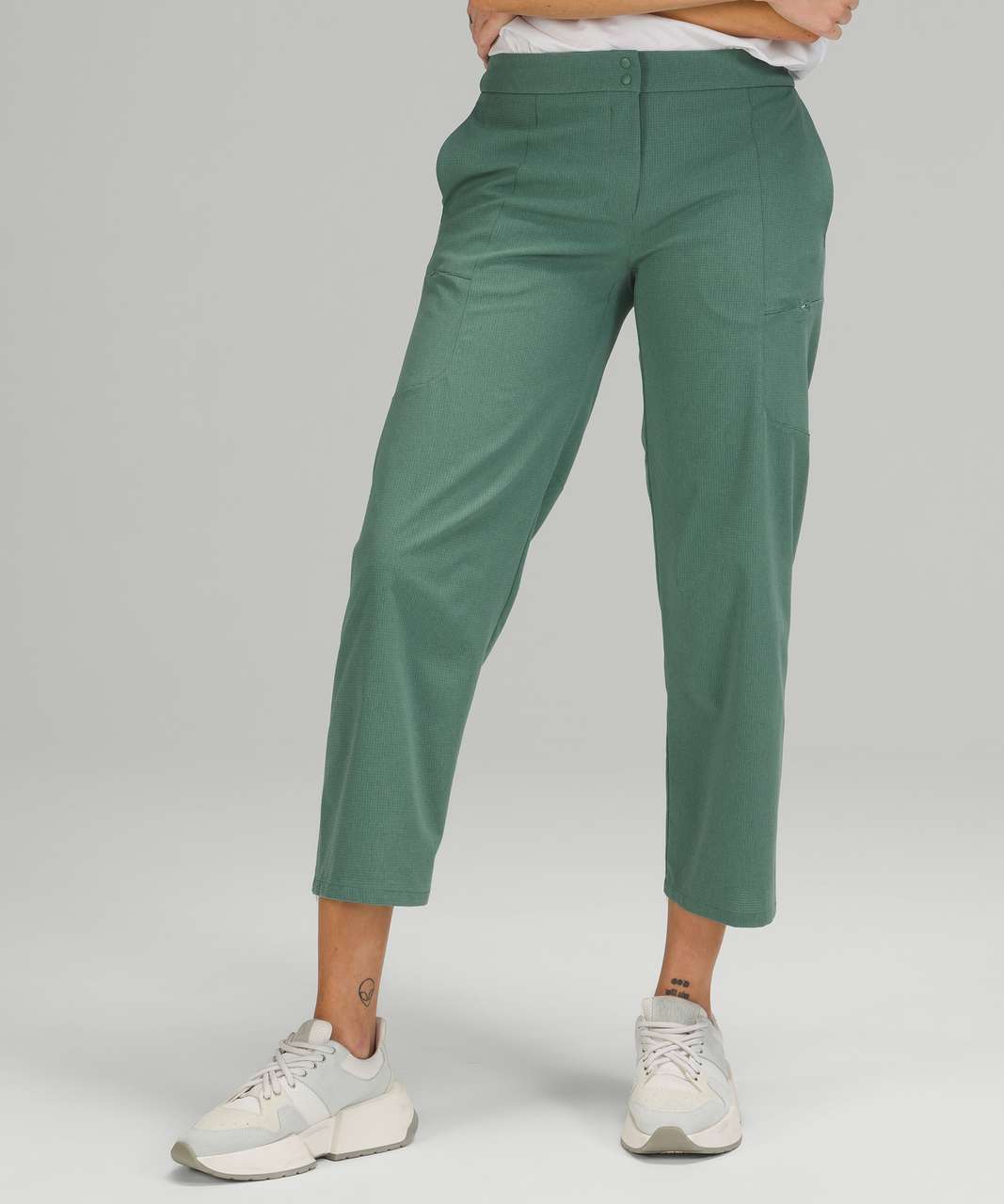 Lululemon Ventlight Cargo Mid Rise Crop 26 - Tidewater Teal