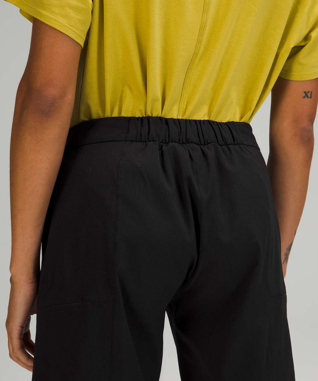 Lululemon Light Utilitech Cargo Pocket High Rise Crop - Retail