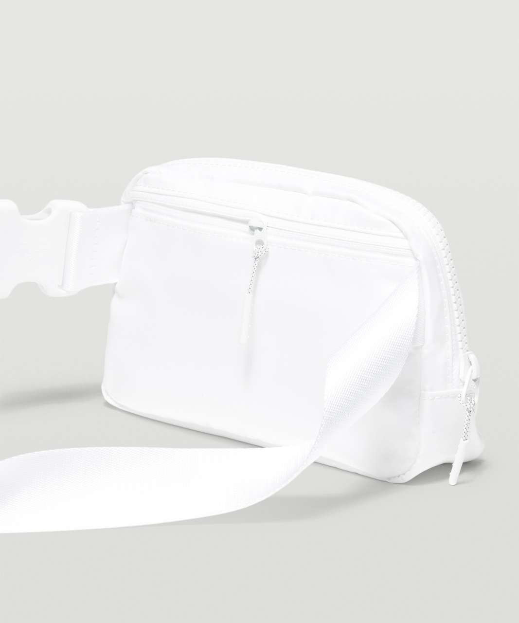 white belt bag