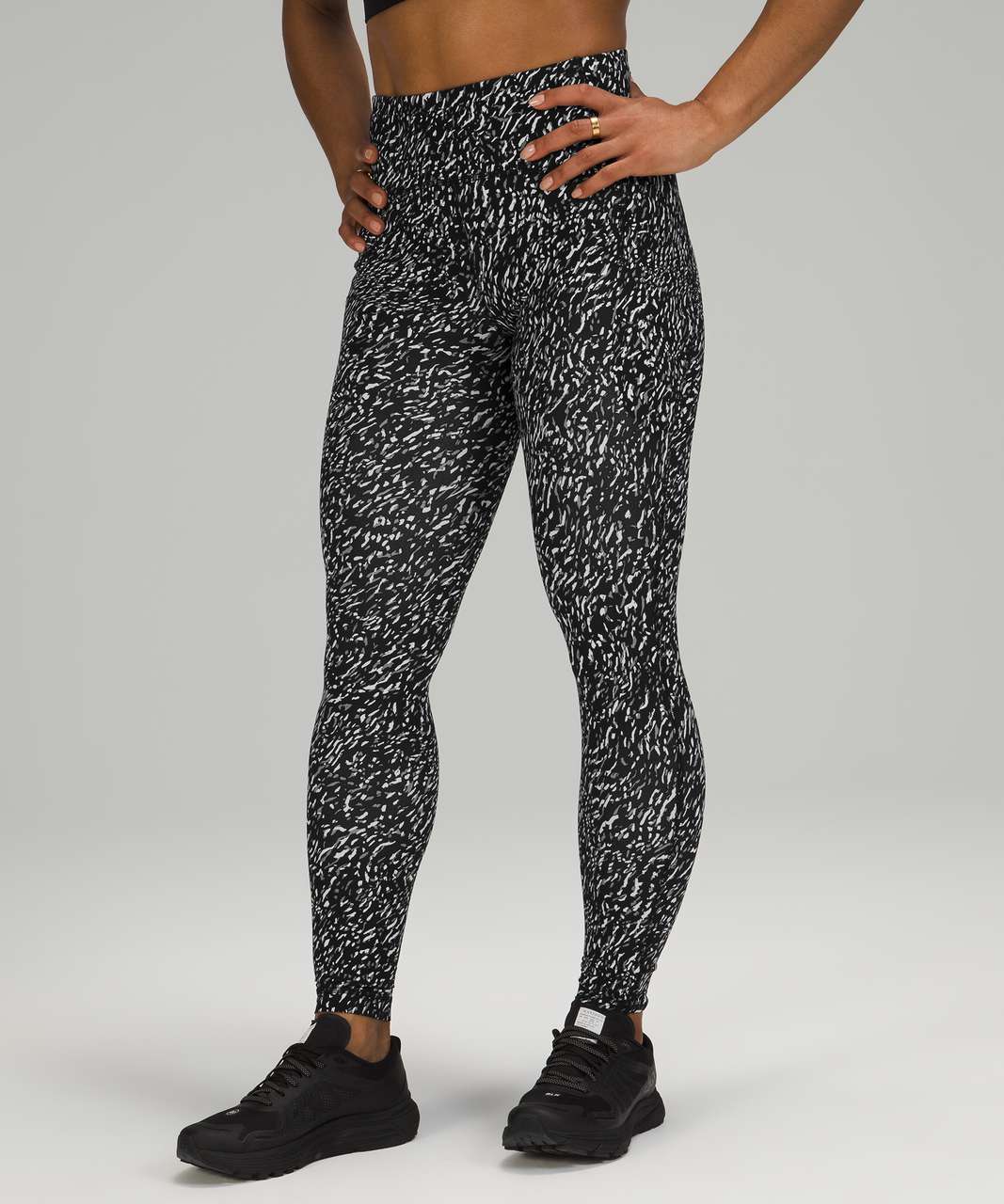 Souluxe Black Crackle Print Sports Leggings