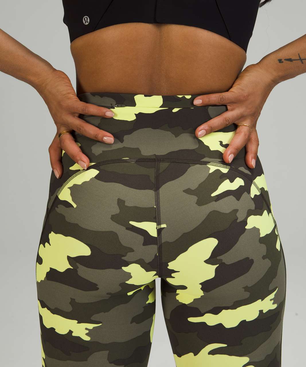 Lululemon Fast and Free Tight 25 Non-Reflective Heritage 365 Camo Green  Size 10 for Sale in Peoria, AZ - OfferUp