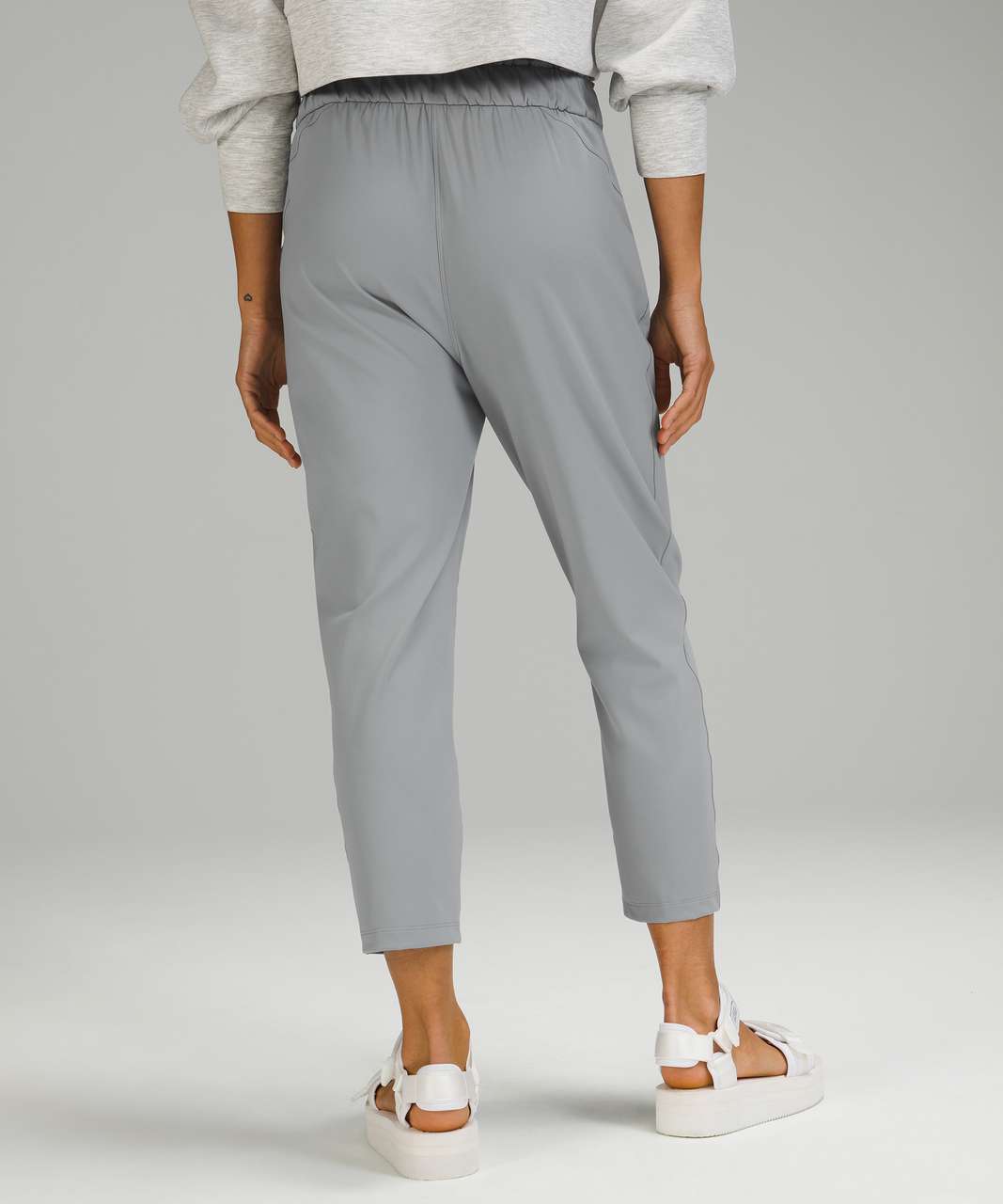 Stretch High-Rise Cropped Pant 23