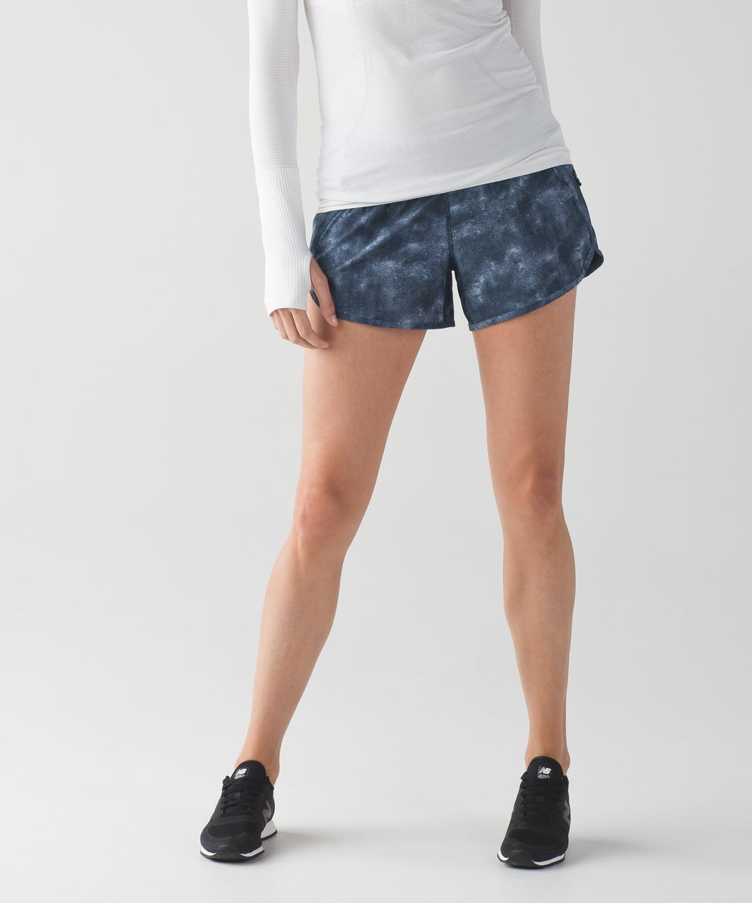 Lululemon Tracker Short IV - Mini Diffusion White Black / Black