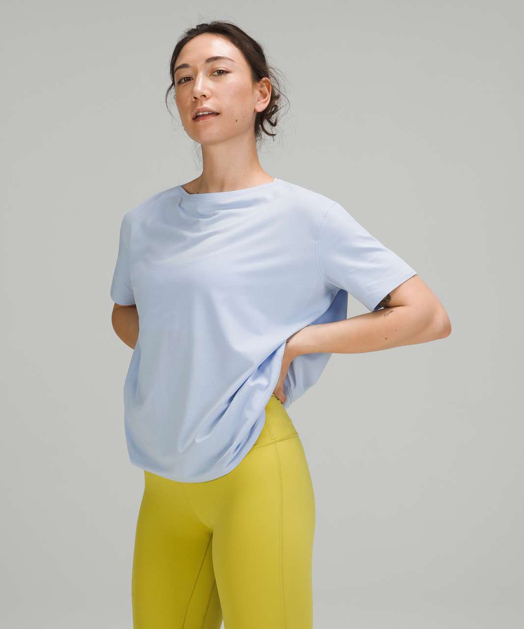 Lululemon Back In Action Short Sleeve - Blue Linen