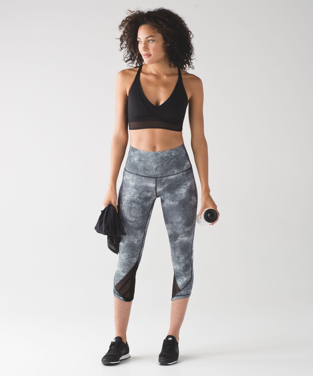 Lululemon Essential Rhythm Crop (Full-On Luxtreme) - Diffusion White Black / Black