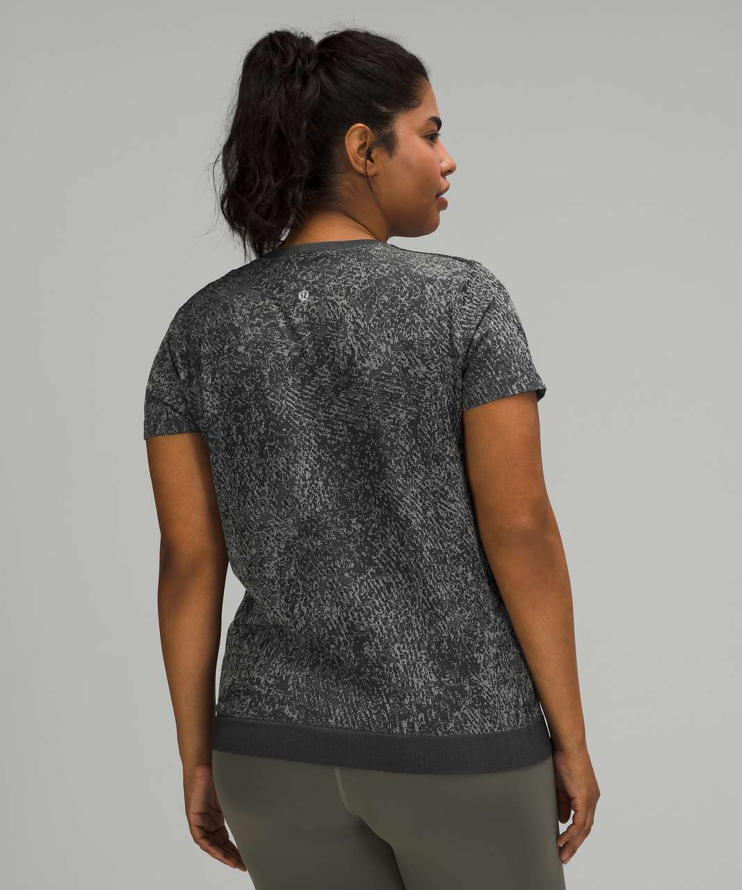 Lululemon Swiftly Breathe Short Sleeve - Floral Fauna Black / Rhino Grey