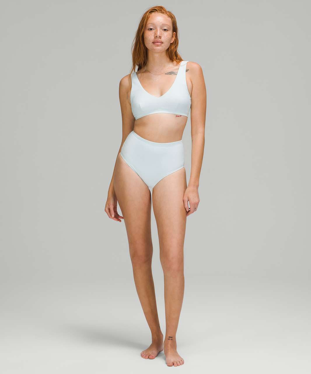 Lululemon swimwear👙 Waterside Seersucker swim top (B/C cups) and