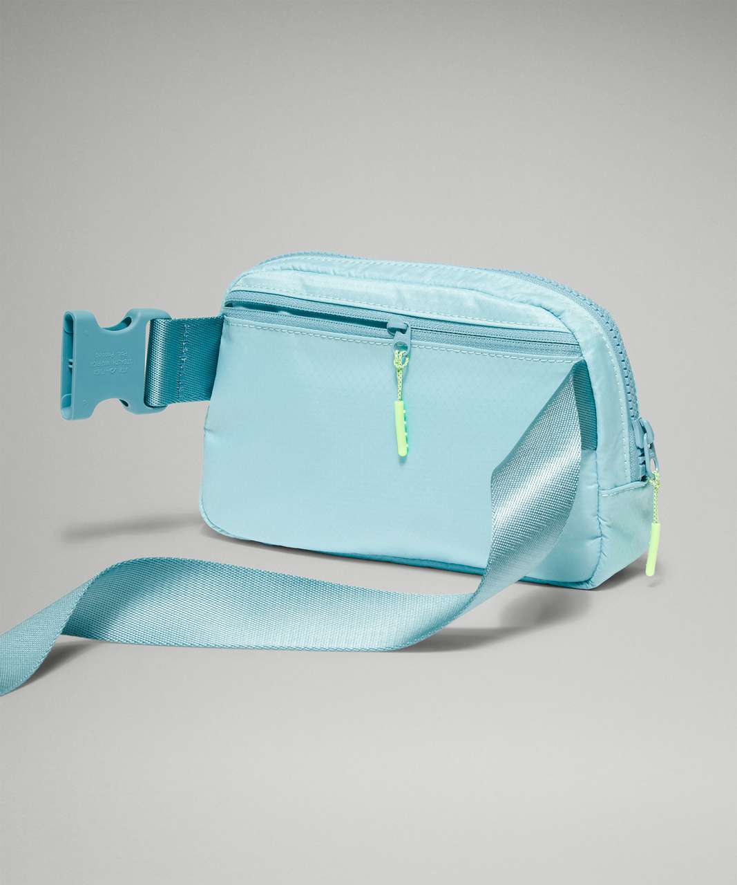 Lululemon Everywhere Belt Bag 1L - Icing Blue / Eton Blue