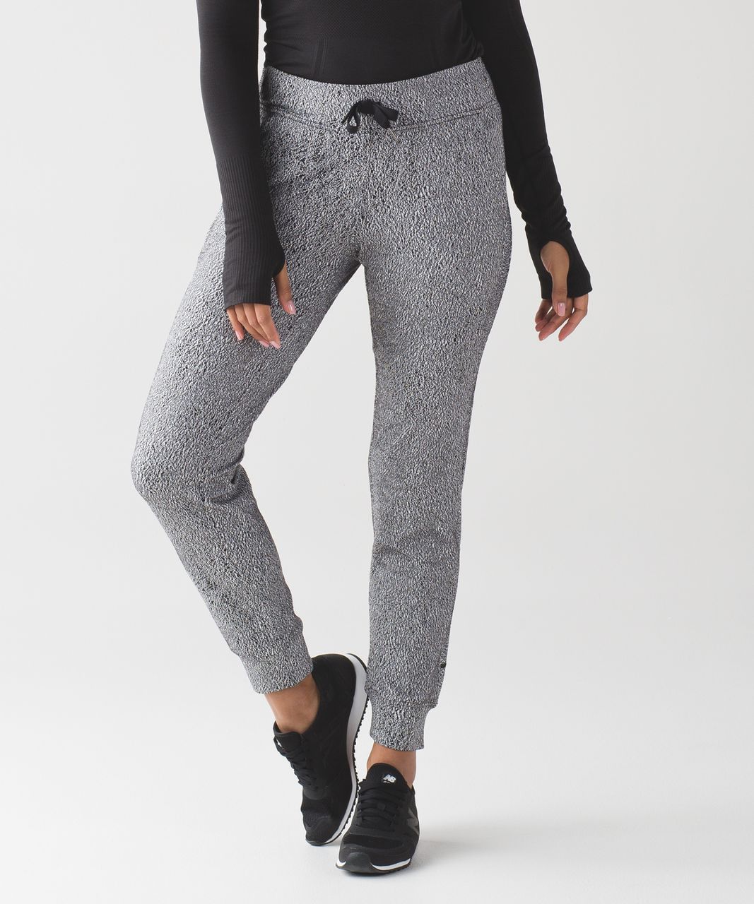 Lululemon Ready To Rulu Pant - Running Luon Spray Jacquard White Black