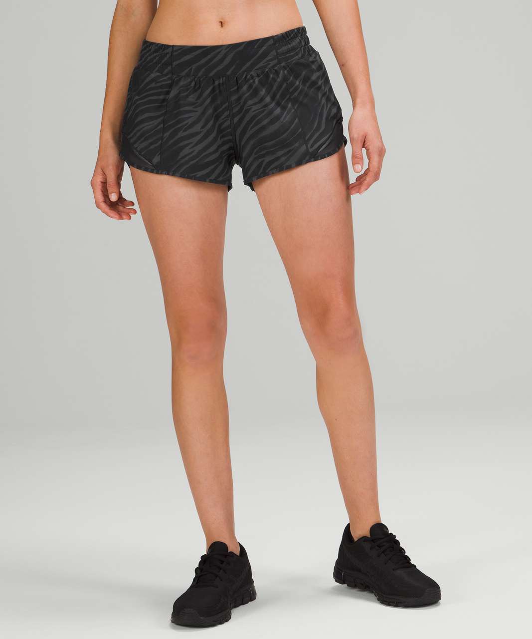 Lululemon Hotty Hot Shorts 3.5” Black sz:4 Rare Retired Style Flawless!