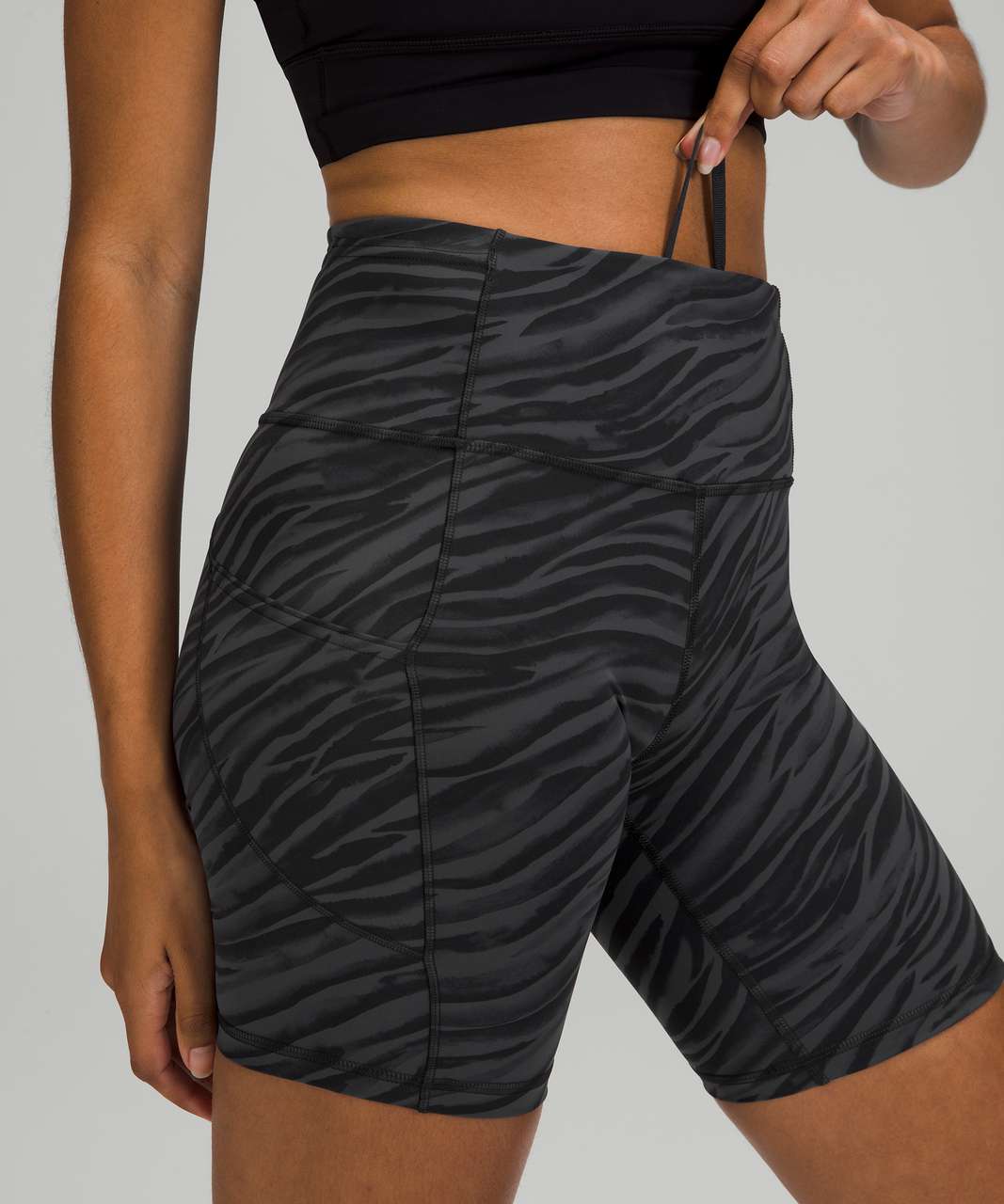 Lululemon Fast and Free Short 8 - Le Tigre Camo Deep Coal Multi