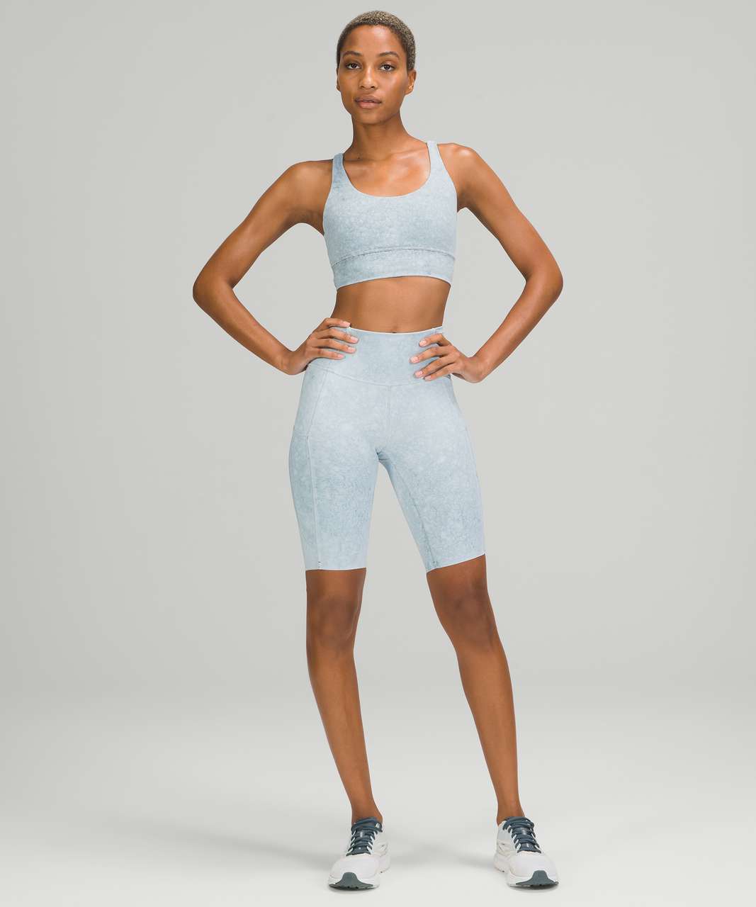 Leg day ✓ wearing Fast & Free leggings size 4” in the color City Grit White  Blue Fog and a Energy Bra size 4” in Icing Blue : r/lululemon