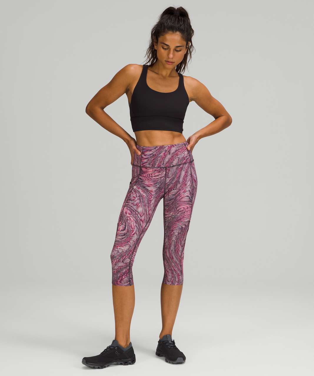 Lululemon Size 6 Fast Free HR Crop 23” Hyper Flow Pink HYFL Pant Run Stuff  Tight 