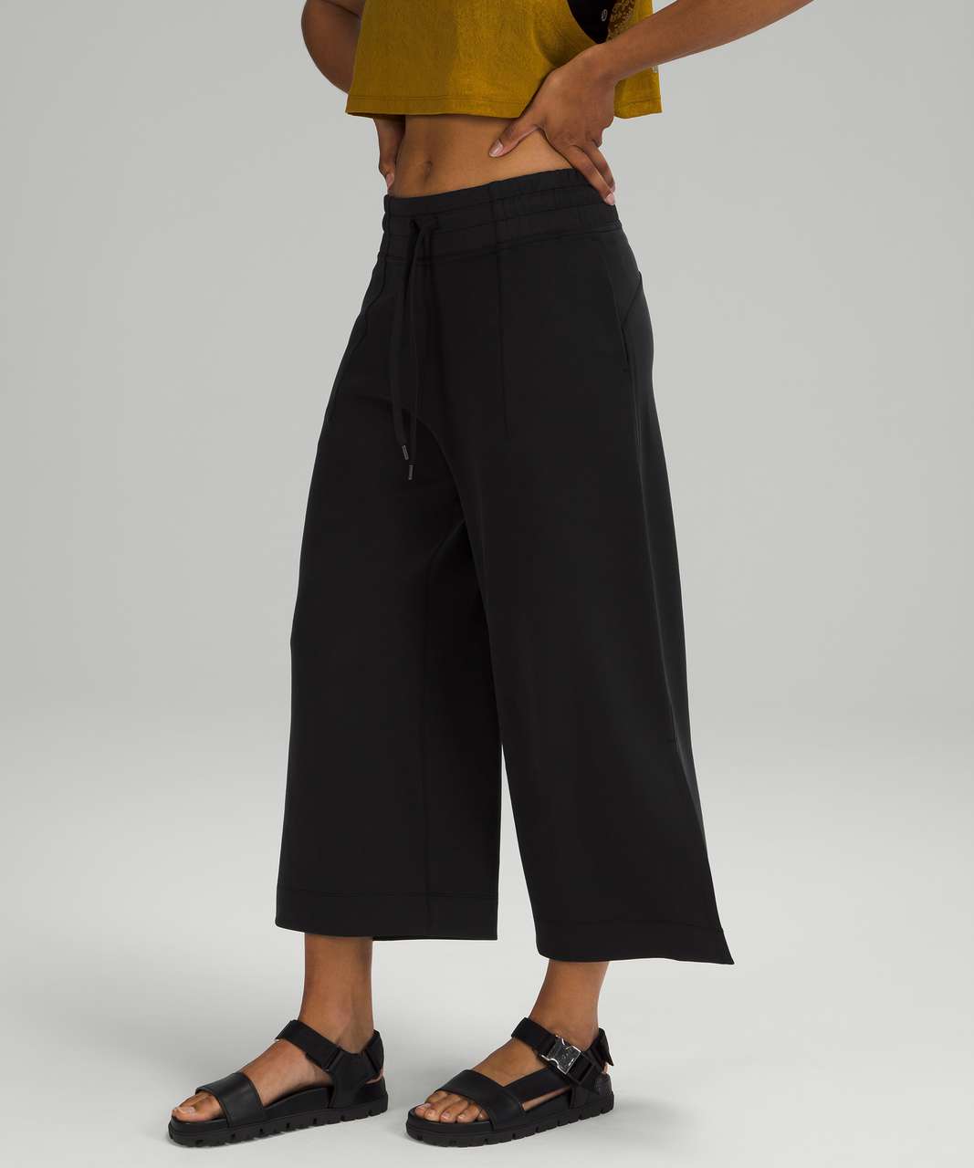 Softstreme Relaxed High-Rise Pant